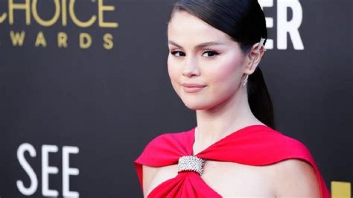 Selena Gomez Developing New Comedy Series Based on ‘Sixteen Candles’ – Celeb Secrets